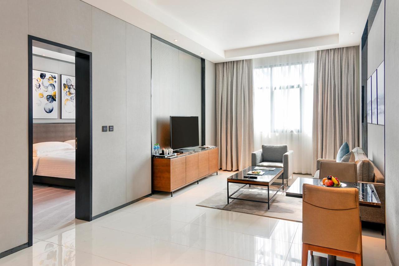 Asiana Grand Hotel Dubaï Extérieur photo A suite at the hotel