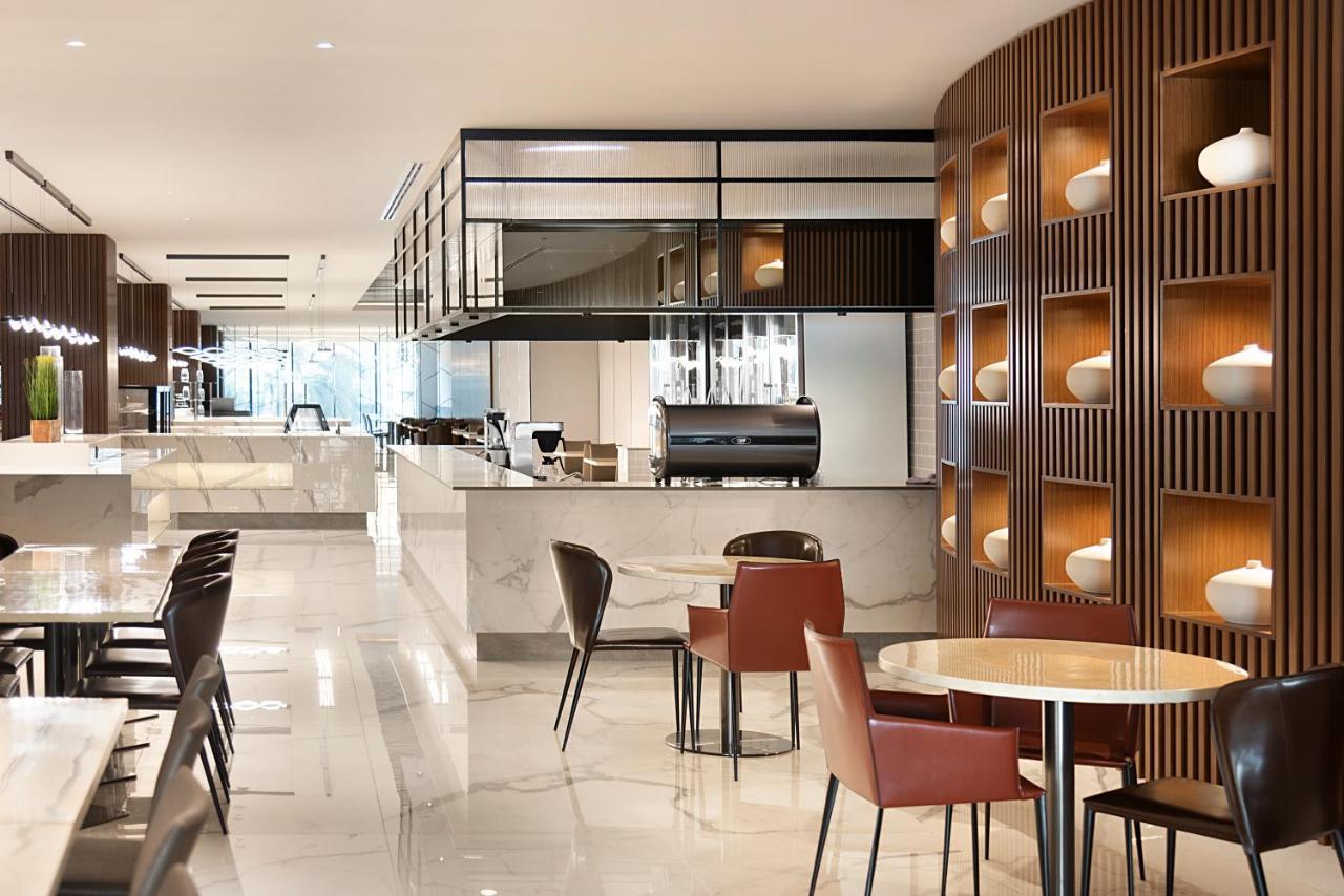 Asiana Grand Hotel Dubaï Extérieur photo The lounge at the airport