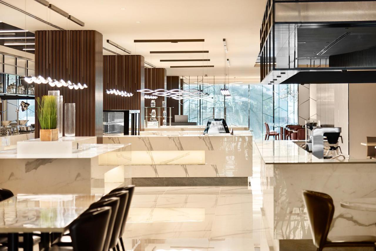 Asiana Grand Hotel Dubaï Extérieur photo The lounge at the airport